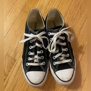black low top converse